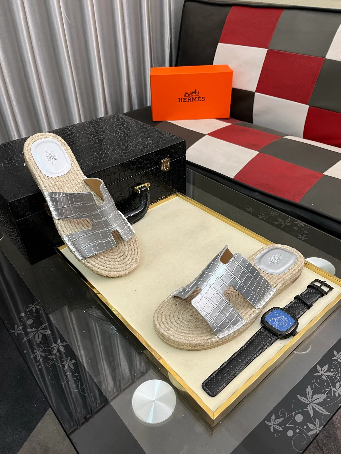 Men's shoes 💰340⌚️⌚️《HERMES》Hermes 💁♂️Men's casual slippers, compare the quality at the counter🧚🏿♂️ The upper layer has a stone pattern with clear texture, showing high-end, high-end, comfortable to wear and versatile. Purely hand-pulled, raw rubber breathable outsole, breathable and comfortable lambskin lining, 100% comfortable density, original rubber outsole wear-resistant code number 38-44. Can be customized 45-46-47